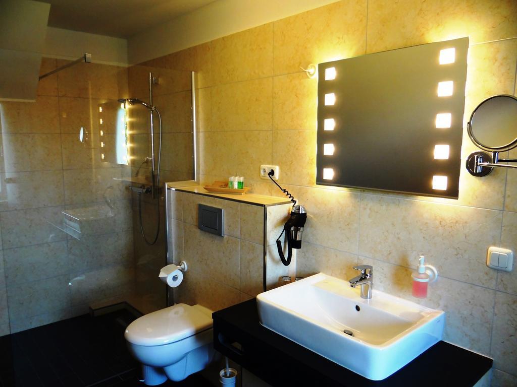 Hotel Und Restaurant Am Peenetal Liepen  Chambre photo