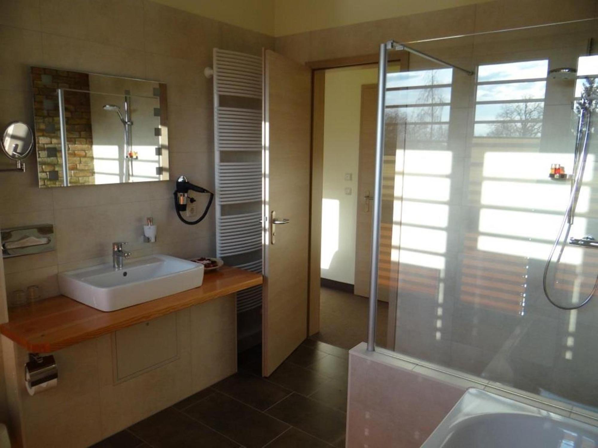 Hotel Und Restaurant Am Peenetal Liepen  Chambre photo